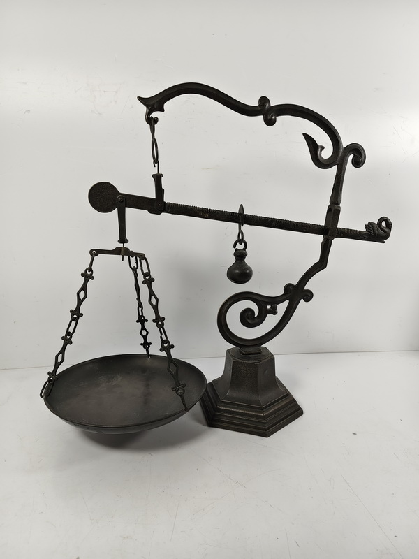 balanza romana modernista bronce 50.5x54x24 1u